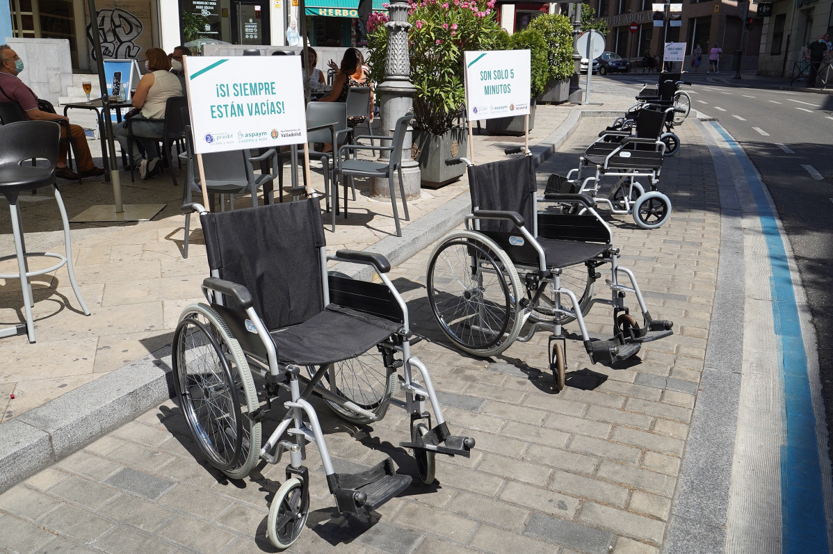 Discapacidad sillas ruedas aparcamientos CARDU 4835