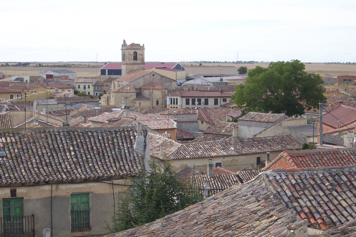 Villalba Alcores caserio y iglesia Santiago lou