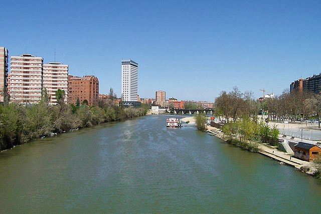 640px Valladolid rio pisuerga puente mayor playa