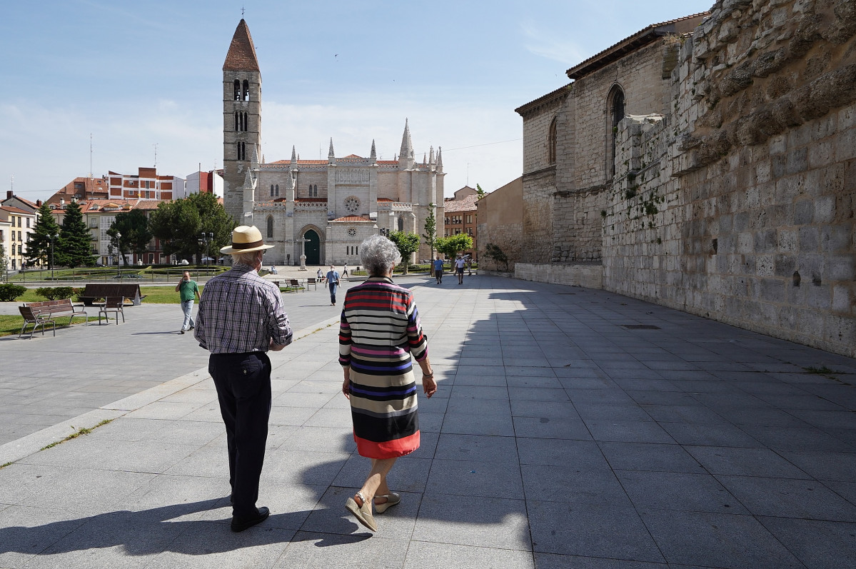 Personas mayores paseos CARDU 72