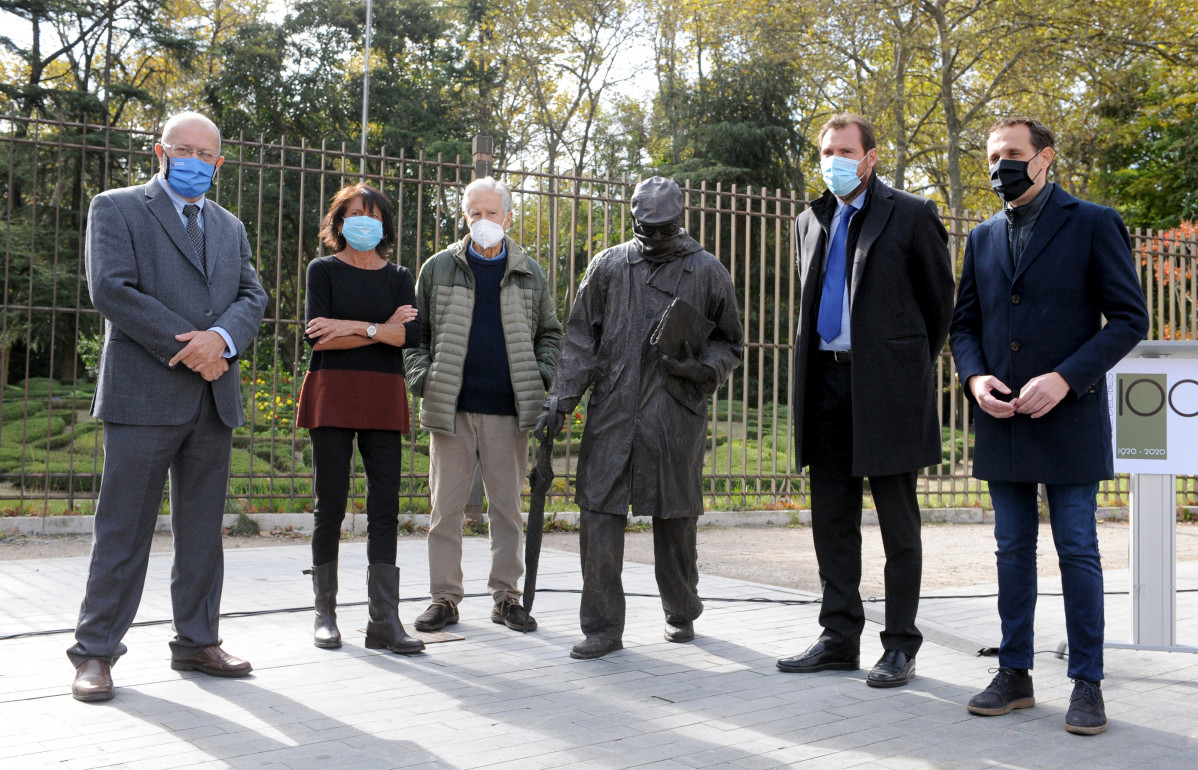 20201017 VICEPRESIDENTE ESTATUA DELIBES 09