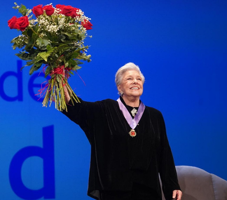 Lola herrera medalla de oro