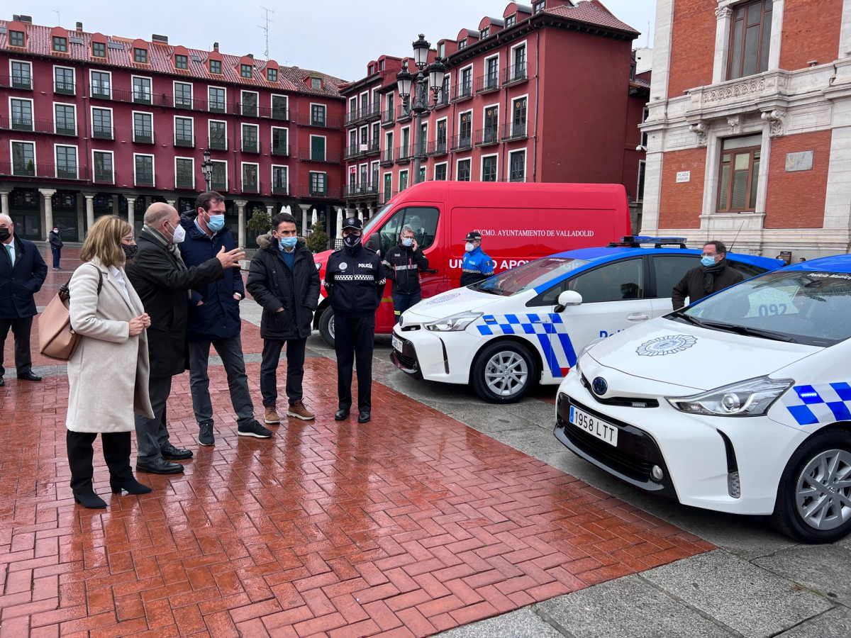 20220309 presenta coches Policu00eda y Bomberos AZ 8287