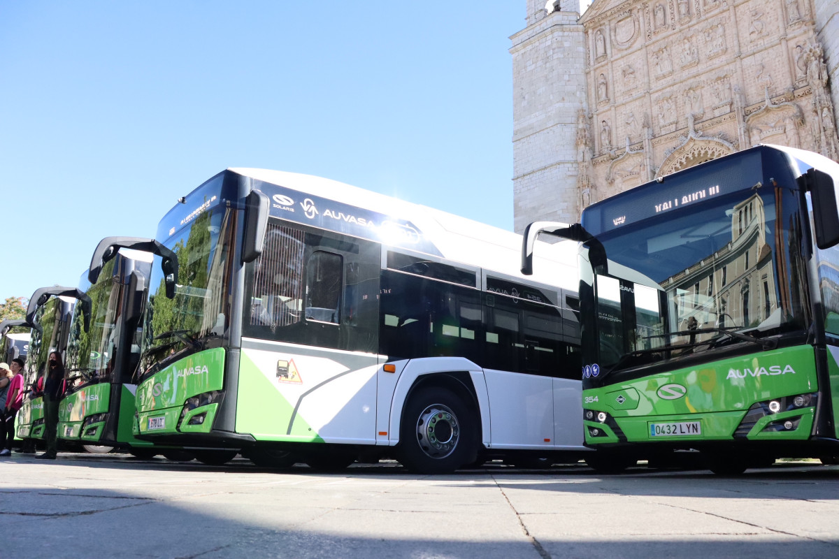 Presentaciu00f3n 15 nuevos autobuses GNC Auvasa AZ 7348