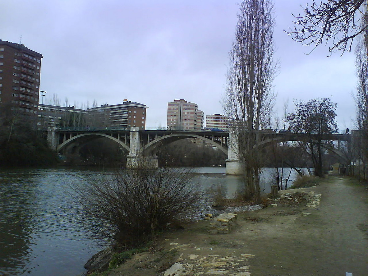 1280px Puente del Poniente en Valladolid 02