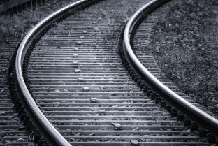 Railway tracks 3703349 1280